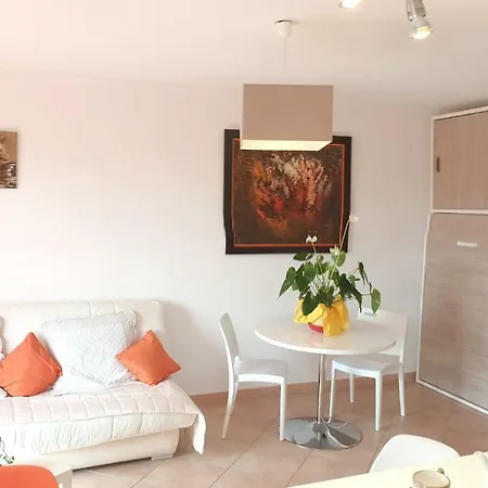 아파트 Apartment Montee Des Grimonds