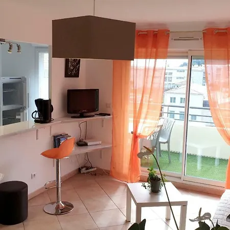 아파트 Apartment Montee Des Grimonds 생로랑뒤바르