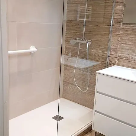 아파트 Apartment Montee Des Grimonds